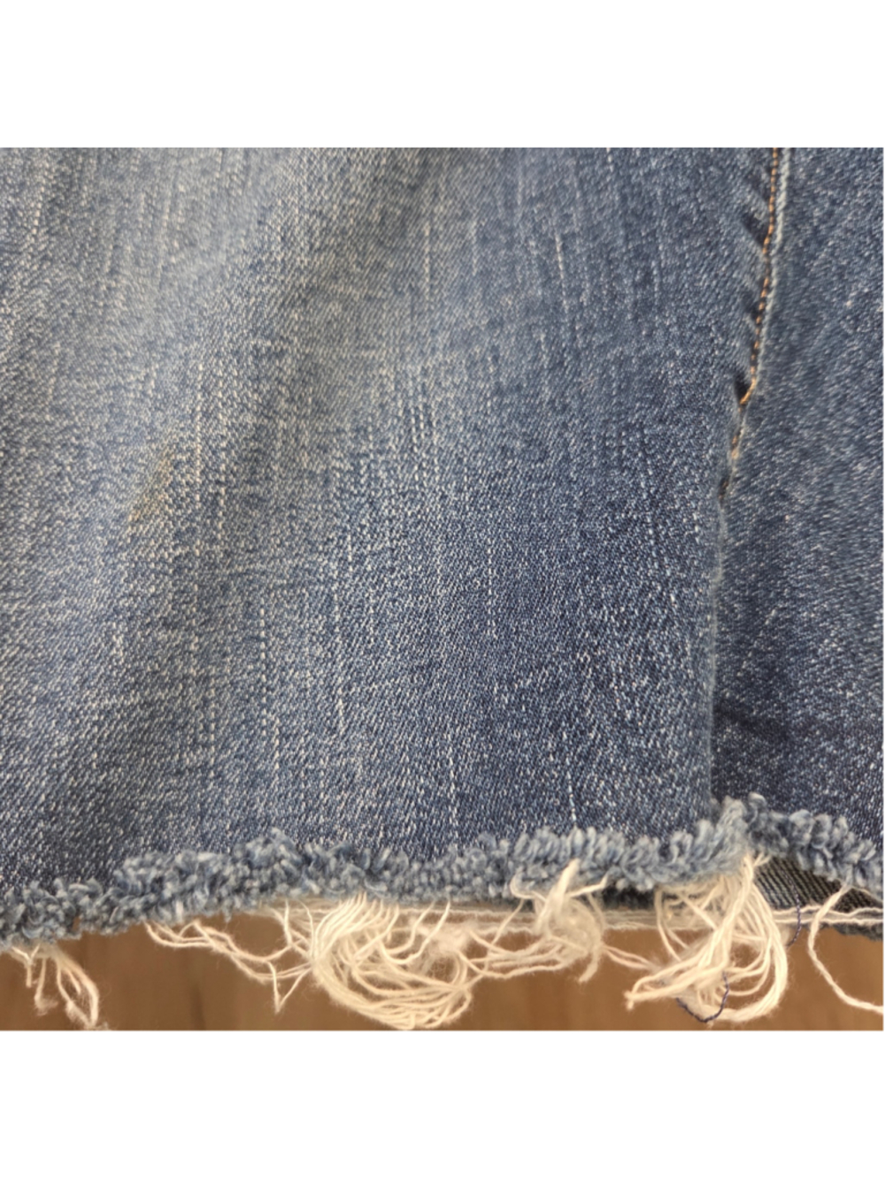 Gap High Rise Bermuda Denim Shorts Frayed Hem Size 27 - Picture 4 of 6